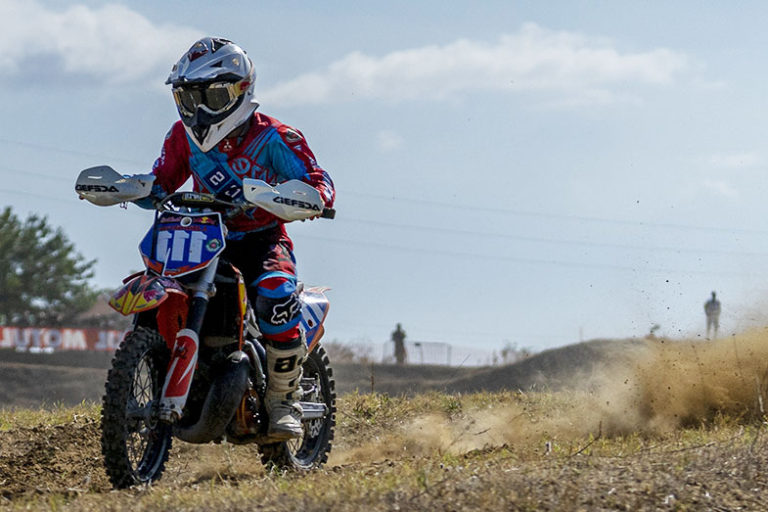What is a Good Dirt Bike for a 14 Year Old?