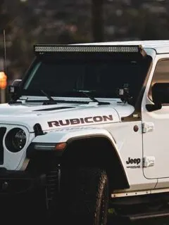 White Jeep Wrangler Rubicon Unlimited