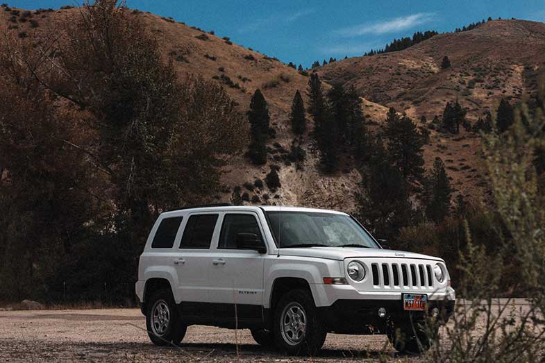 White Jeep Patriot Off Road