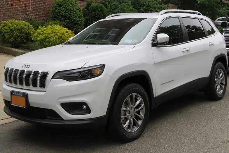 White 2019 Jeep Cherokee